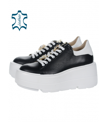 Fekete bőr tornacipő fehér sarokkal, fehér talpon MAXI+Ozdoby DTE N1016