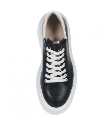 Fekete bőr tornacipő fehér sarokkal, fehér talpon MAXI DTE N1016