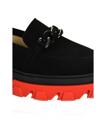 Fekete extravagáns alacsony cipő DBA2268 lánccal