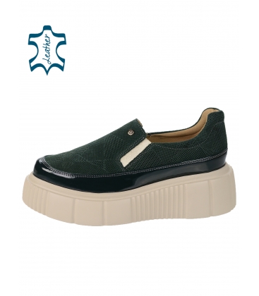 Zöld bebújós tornacipő finom mintával, bézs színű talpon DTE3316