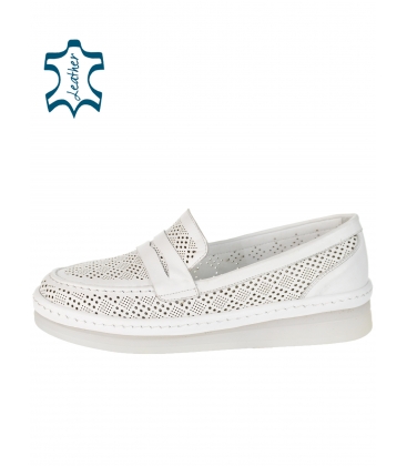 Fehér perforált kényelmes cipő 017-101 fehér